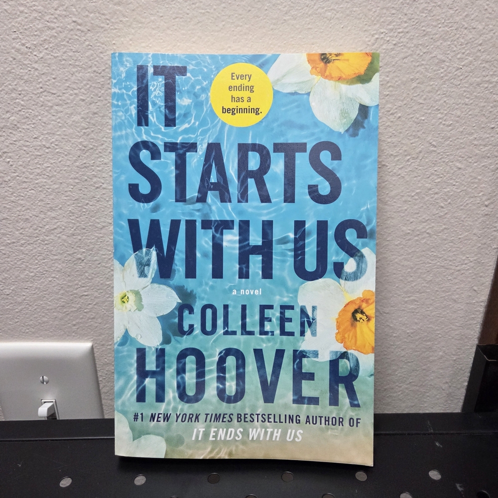"It Starts With Us" Paperback, Colleen Hoover, Excellent Condition